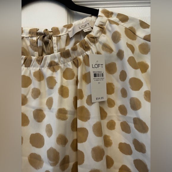 NWT LOFT Cream and Tan Polka Dot Blouse Size Medium - Picture 3 of 6